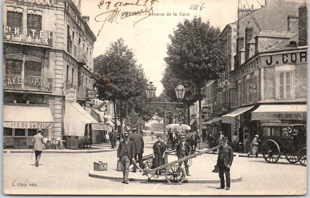 58 NEVERS - l'avenue de la gare.