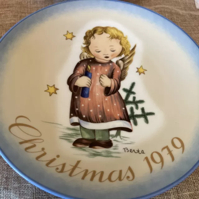 Schmid Annual Christmas Collector Plate Sister Berta Hummel  Set Of 8 2