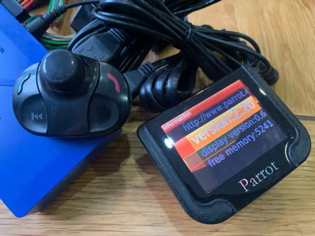 Parrot MKi9200 Kit vivavoce Bluetooth streaming musicale con schermo LCD a colori