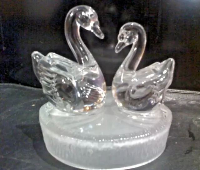 RCR Glass Crystal SWANS Paperweight Figurine Royal Crystal Rock Italy Excellent