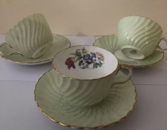 Beautiful Aynsley 'floral' tea cup set - in good condition. Bone china. 
