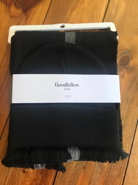 Goodfellow & Co Hat & Scarf Set Beanie Black Gray Stripe One Size