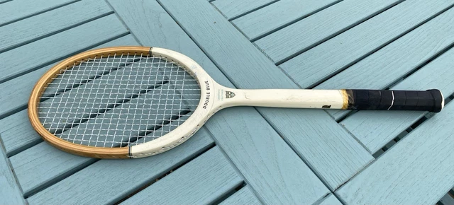 Raquette de tennis grise. image stock. Image du trame - 37046223 Raquette de tennis grise. image stock. Image du trame - 37046223