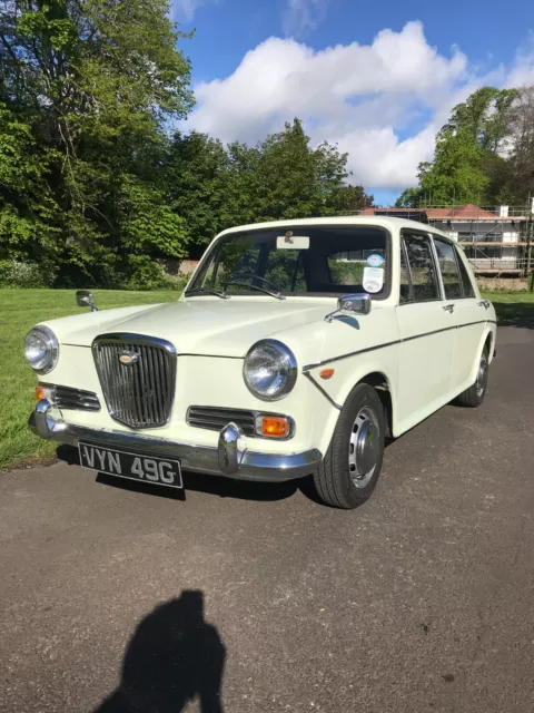 1969 Wolseley 1300 manual, like Austin, Morris etc.