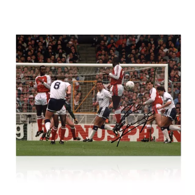 Foto signiert von Paul Gascoigne: Freistoß von Arsenal