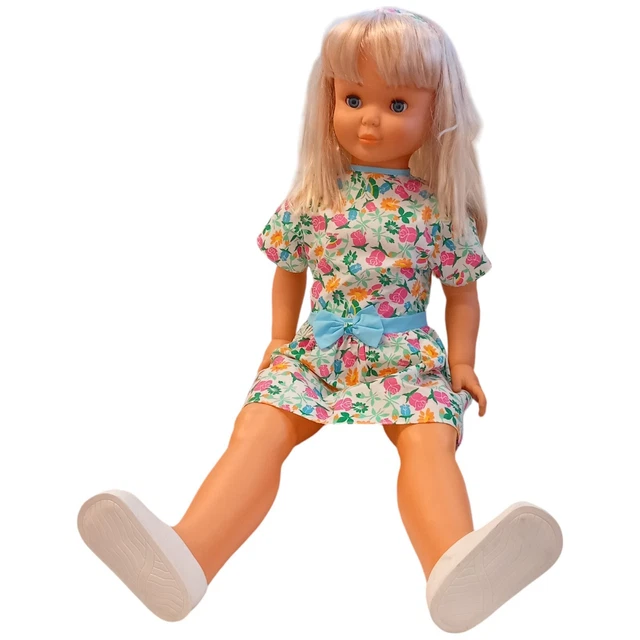 FAMOSA SPAIN LARGE Girl Doll Blonde Hair Caucasian Blue/Green Eyes 33