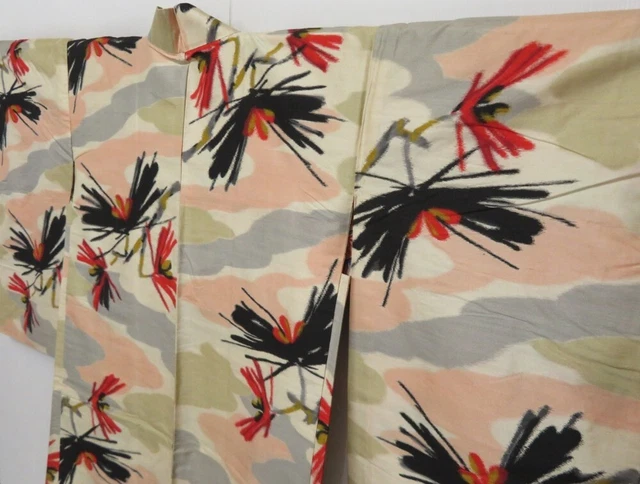1702T05z390 Vintage Japanese Kimono Silk MEISEN HAORI Pine Off-white 2