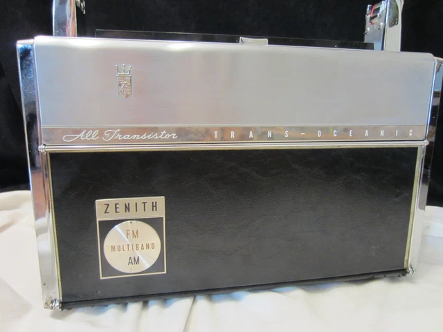 Zenith Trans-Oceanic Royal 3000 Radio Plays Strong & Clear on all stations Zenith Trans-Oceanic Royal 3000 Radio Plays Strong & Clear on all stations