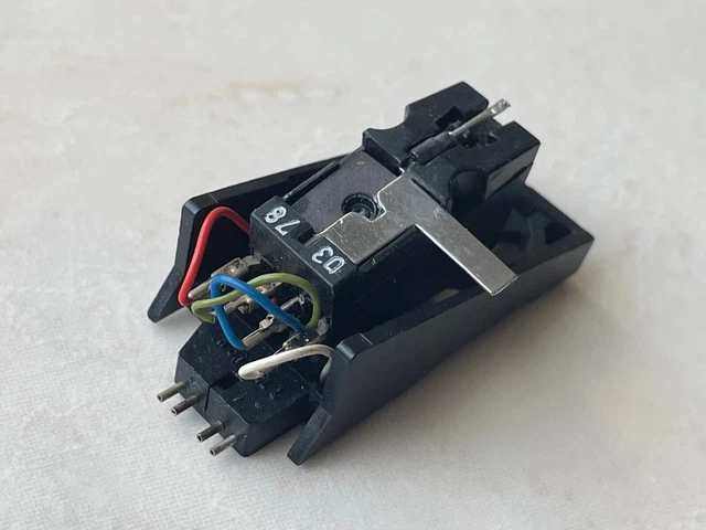 Cellules piezoelectriques pour les platines vinyles