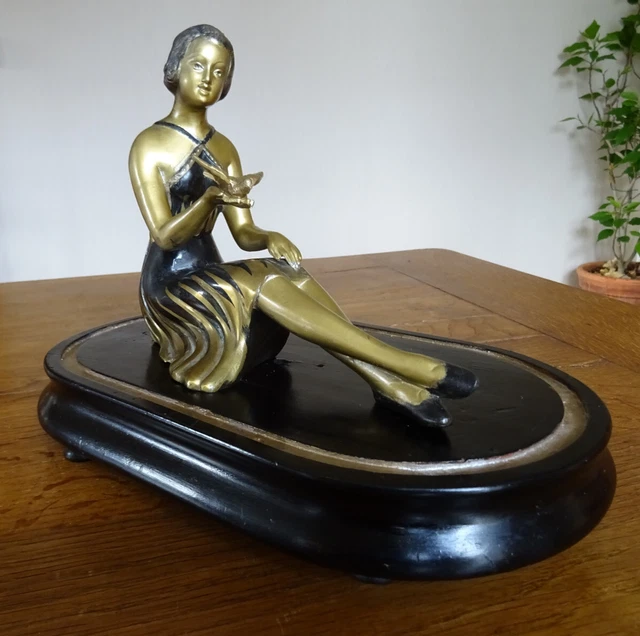Statue Gothique En Résine - Figurine Femme Assise Méditative - Déco étagère, Salon, Chambre - Environ 15 Cm De Hauteur - 10
