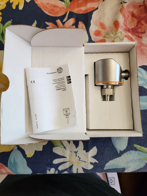 IFM Efector SI5006 Flow Monitor Sensor SID10ADBFKOW/LS NEW OLD STOCK