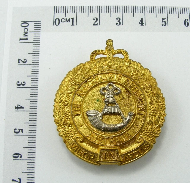 AUSTRALIA 1953 13TH Infantry Bn, Macquarie Regiment hat badge. Cossum
