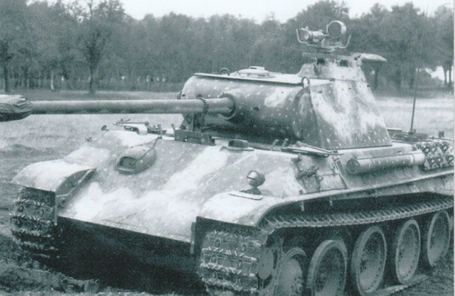 WW II German Photo ----Panther Tank With Night Vison Scope.. WW II German Photo ----Panther Tank With Night Vison Scope..