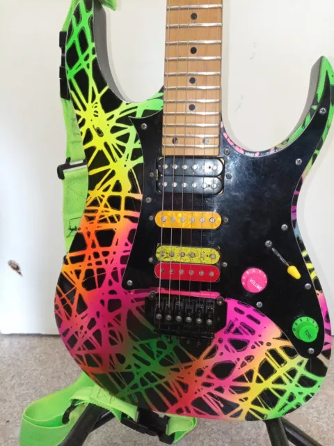 Guitare électrique 6 cordes strat HSH Ibanez RG150B serie RG Corée Droitier