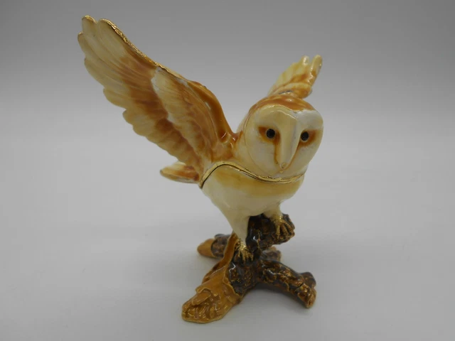 Boîte en argent, or, émail guilloché et pierre précieuse, dans le style de Fabergé En vente sur