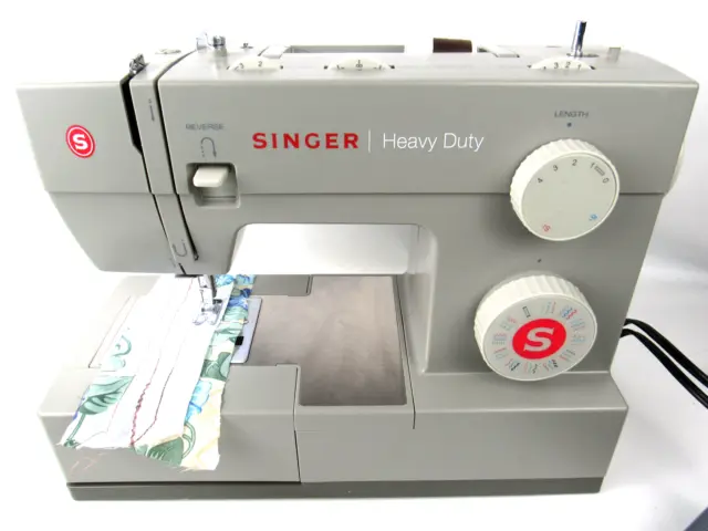 Singer 4452 Heavy Duty Mechanical Sewing Machine WORKS GREAT!