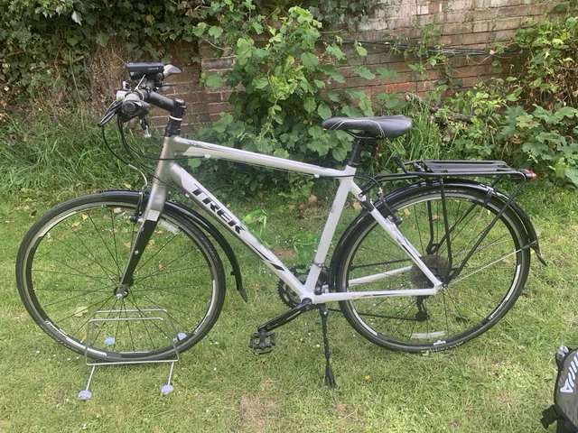2013 TREK FX 20in Hybrid Bicycle in platinum/crystal white