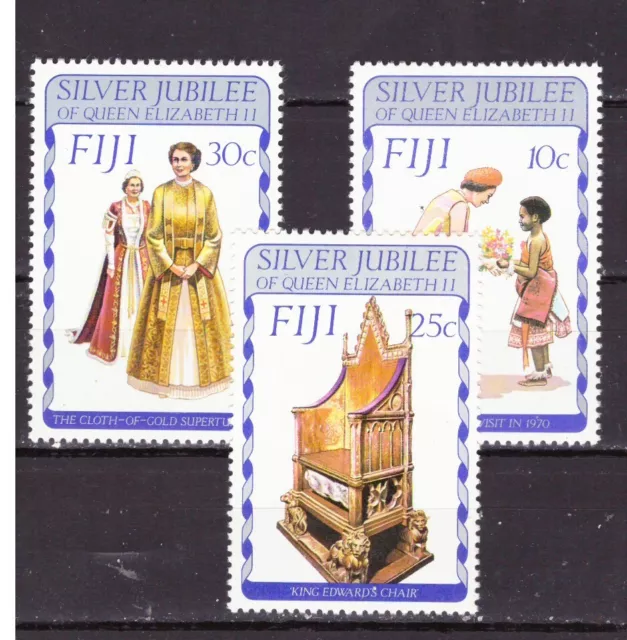 FRANCOBOLLI Stamps Colonie Inglesi Fiji 1977 Silver Jubilee MNH* &