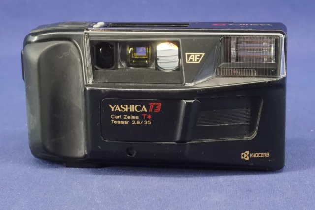 Yashica T3 mit Carl Zeiss Tessar 2,8 / 35mm Sucherkamera Kompakt mit Minidefekt