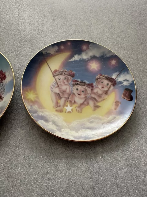 The Hamilton Collections "Dreamsicle Plates "Kristin"Set Of (3)