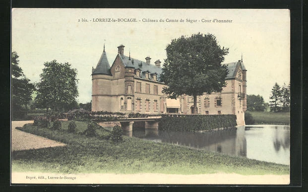 CPA Lorrez-le-Bocage, Chateau du Comte de Sègur -Cour d´honneur