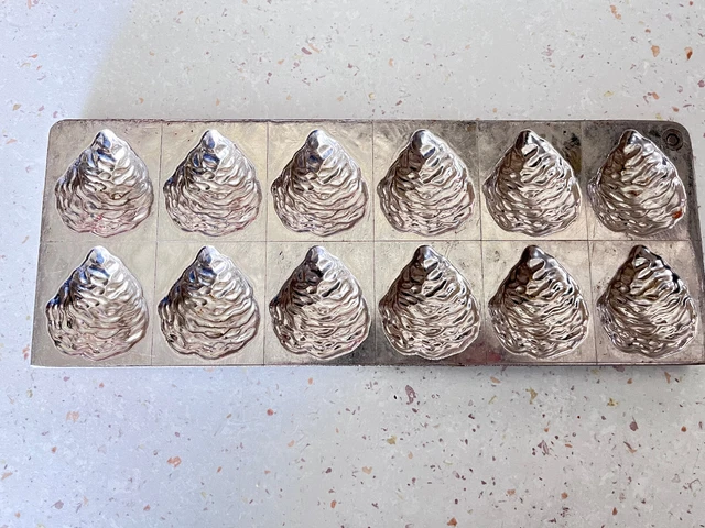 Ancien Moule à Chocolat En Fer Blanc – Forme Sabot, Métal Blanc