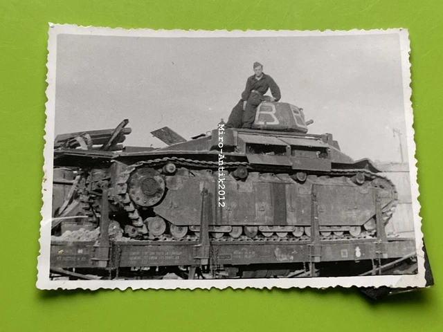 FOTO, STURZKAMPFGESCHWADER 77, Bahnhof Esternay, Char B1 Panzer (N