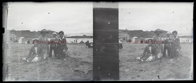 Famille à la plage c1930 Photo NEGATIVE Plaque de verre Stereo Vintage V33L9n