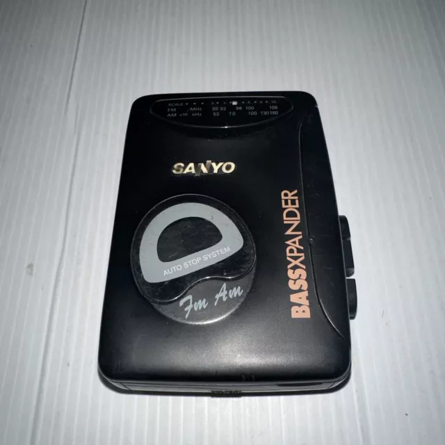 SANYO VIP-3 / Portable Stereo Cassette Player/ FM Radio Walkman