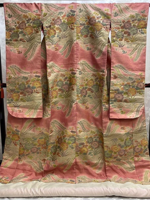 Uchikake Japanese Kimono Antique bride costume hiking Classic Embroidered