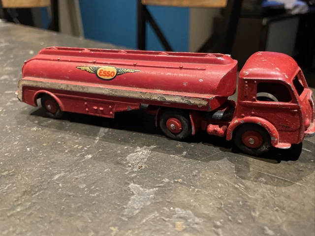 Tracteur ESSO Panhard citerne titan DINKY Toys 32C - Original / no atlas
