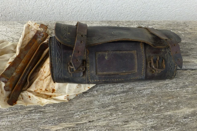 ANCIENNE SACOCHE TROUSSE AVEC OUTILS POUR VELO VINTAGE CYCLE
