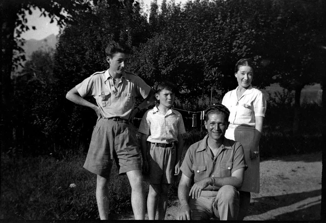 Family Parents Kids in the Garden - Antique 1930 Photo Negative