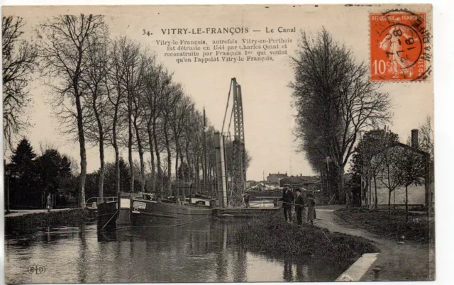 VITRY LE FRANCOIS - Marne - CPA 51  - PENICHE - le pont levis sur canal