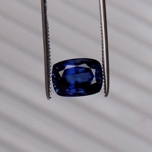 Saphir Bleu Naturel De Ceylan - 6,85 Carats - Coupe Ronde 10,45 Mm - Certifié AGSL