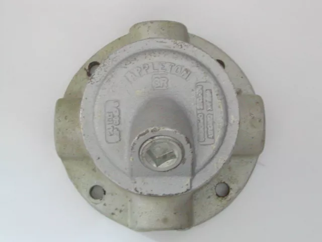 Used Appleton GR Unilet CL I II GRP CDEFG  3/4 NPT Cross with 3/4 in cover HOLE