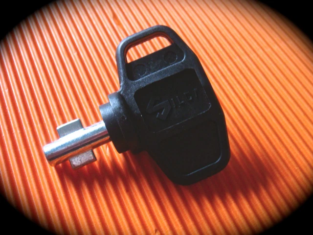 Machinery Key-Bosch, Lucas, -Precut Keyblank-LQQK!-FREE POSTAGE! EFL1P