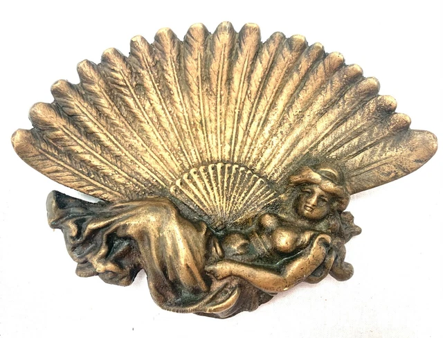 Cendrier Art Deco En Bronze - Élégante Aux Plumes