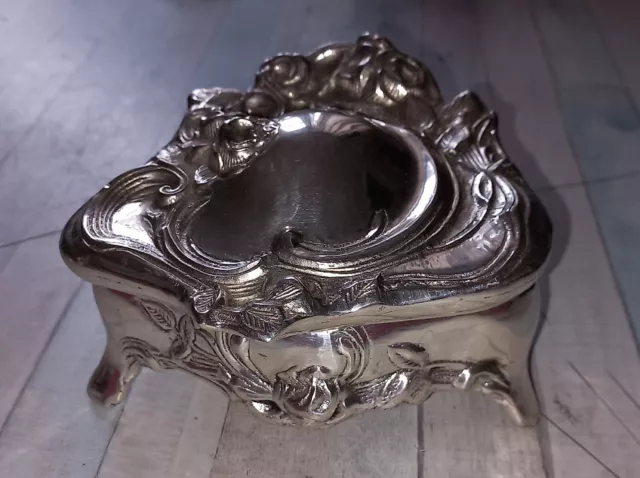 🫶 ART Nouveau Jewellery Box White Metal