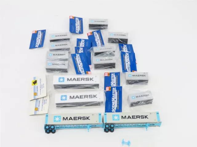 Lot of 14 HO Scale Walthers Maersk 20', 40' & 45' Containers