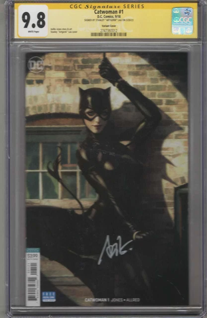 DC Comics! Catwoman #1! Artgerm Variant Cover! CGC SS 9.8! Signed by Artgerm!