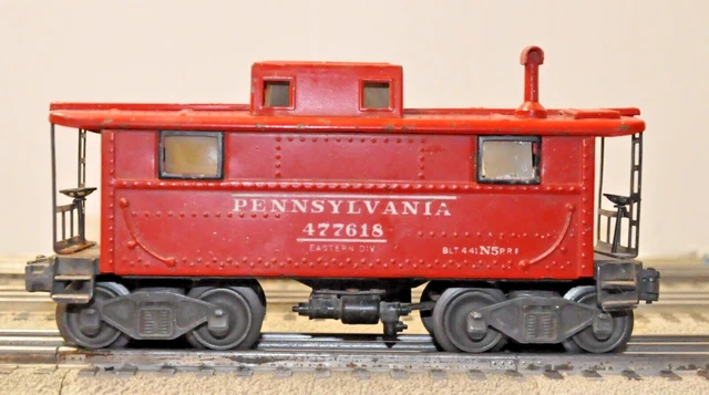 Lionel 2457 Caboose from 1945-Black Fiber Boards and Thick Axles