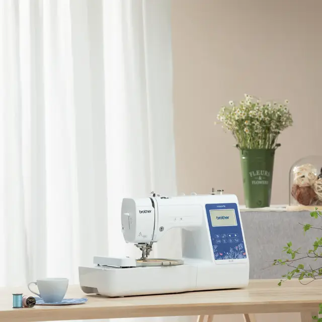 Automatic All-in-One Embroidery Machine Home Small Sewing Embroidery NV180