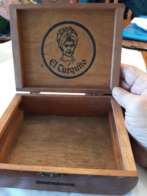 El Turquito Wood Cigar Box Robustos "25 cigars handmade in Honduras" box only 3