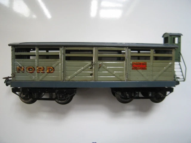 Le wagon couvert Bestiaux jaune en miniature de VB n° 650 au HO
