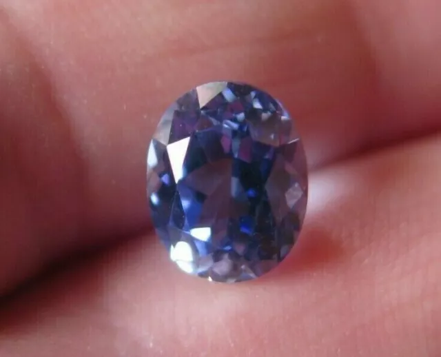 SUPERBE SAPHIR VERNEUIL BLEU CEYLAN  CLAIR OVALE 10x8 mm...IF