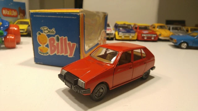 Hot Wheels SB 1/24 - Citroën Visa Rouge - Miniature Sans Boîte - Bon état