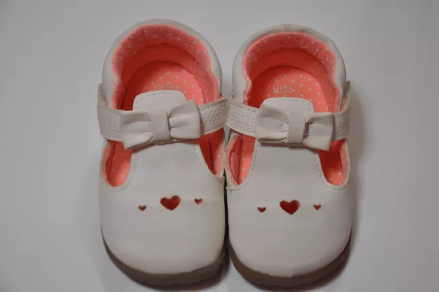 Carters Every Step Stand Stage 2 Girls Shoe Sz 5 (9-12 Mths) White w/Pink Inside