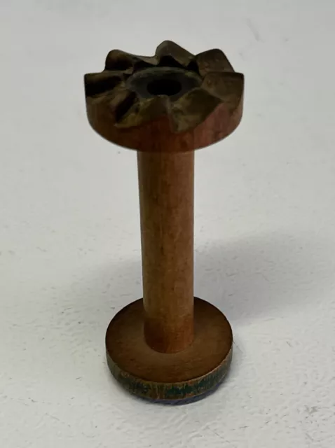 Bobina de engranaje de madera vintage para rueda giratoria de coser - pequeña