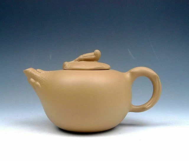 YiXing Zisha Pottery Hand Crafted Gourd Teapot w/ Snail On Leaf Lid #11302101
